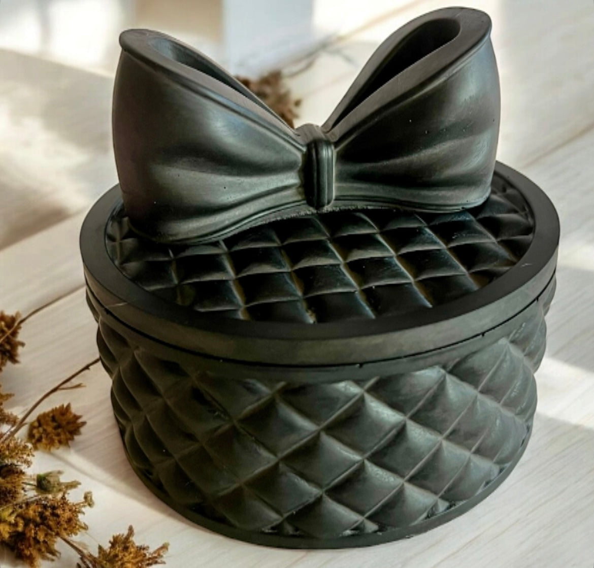 Bow candle