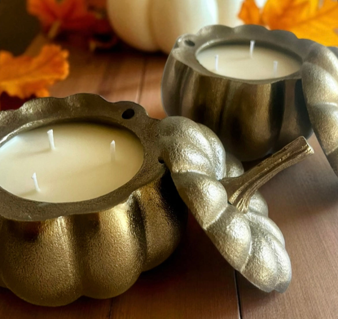 Cast metal pumpkin with lid