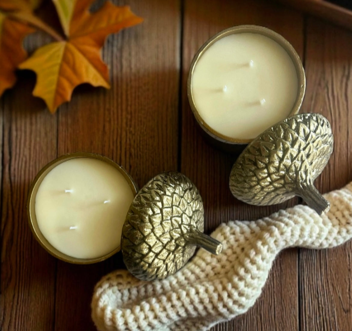 Cast metal acorn with lid