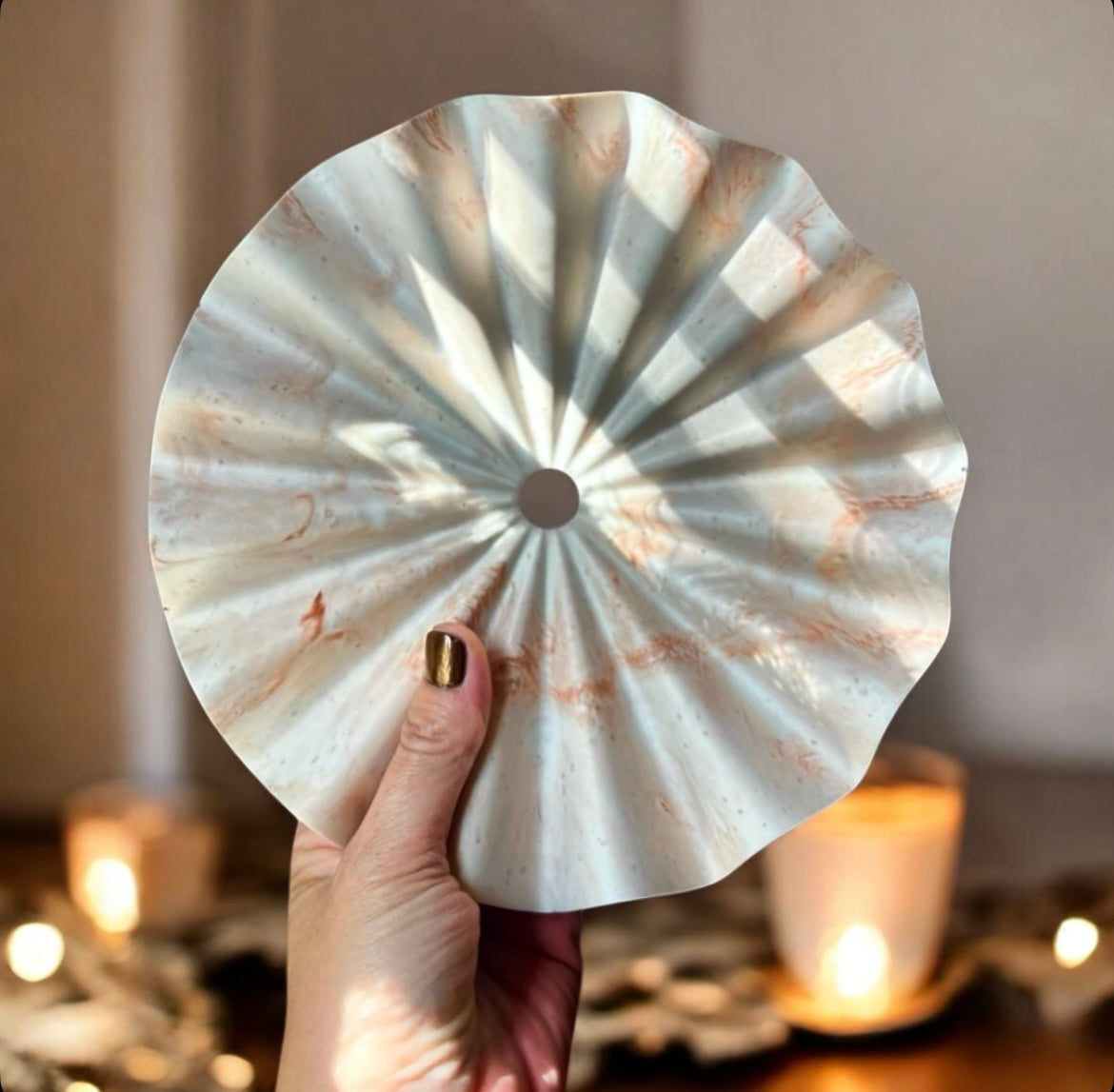 Round wavy tray