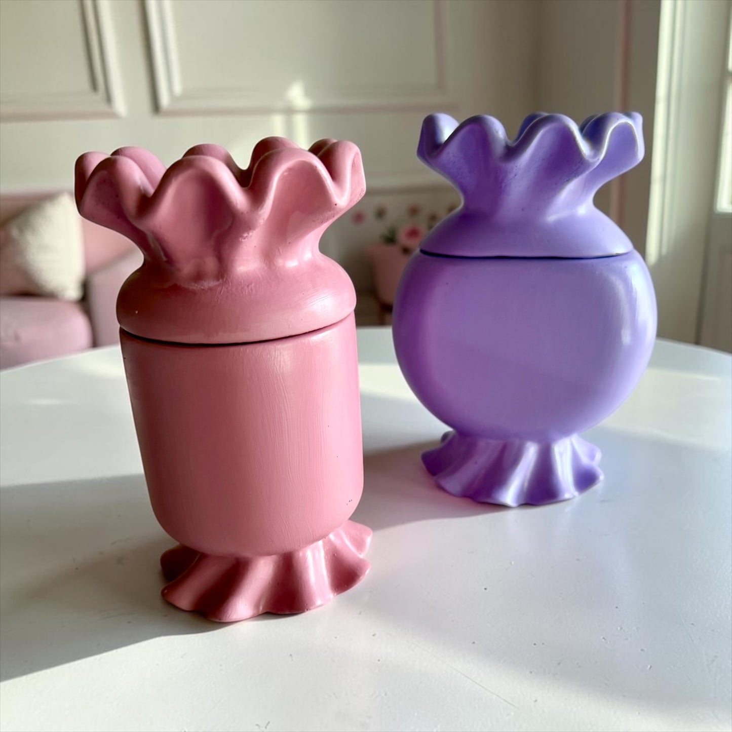 Candy candle with lid