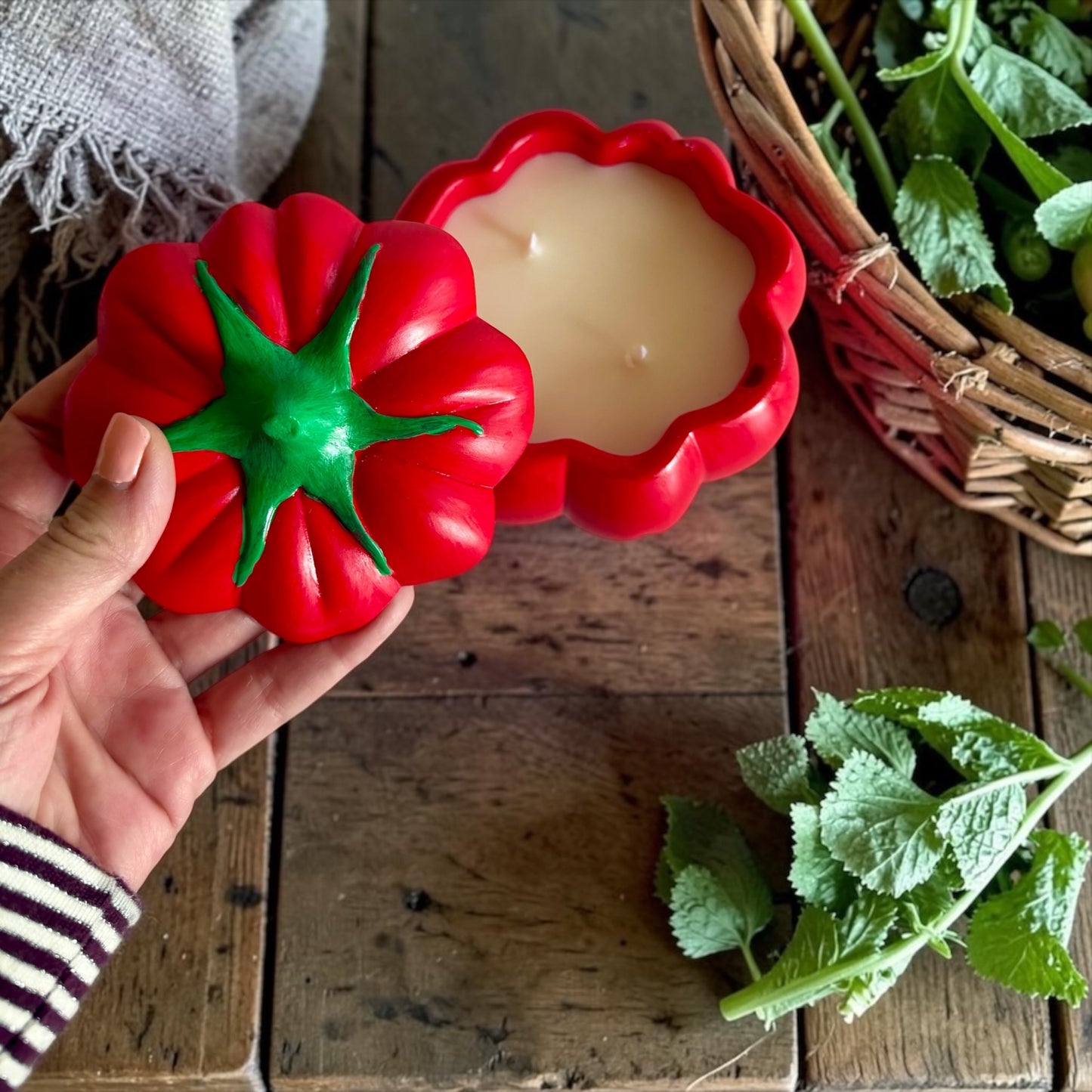 Tomato with lid (large size)