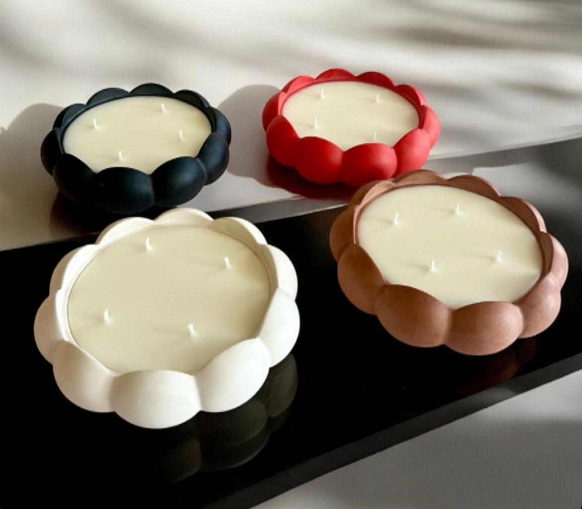 Round wavy candle