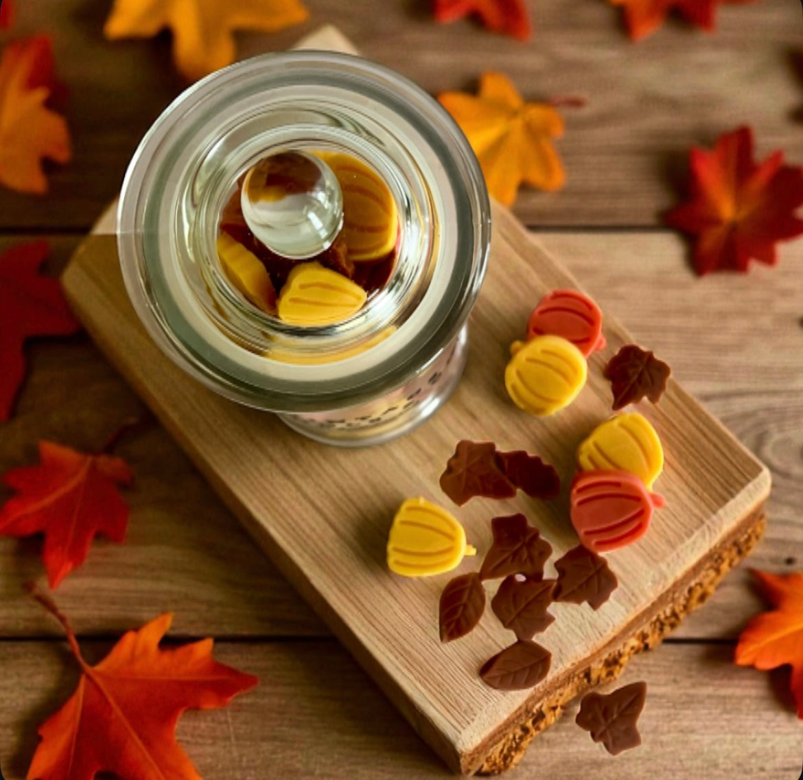 Wax melts in a jar with lid