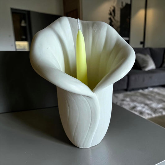 Handmade white flower with candle set