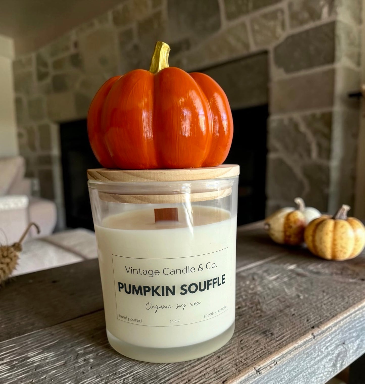 Pumpkin lid candle