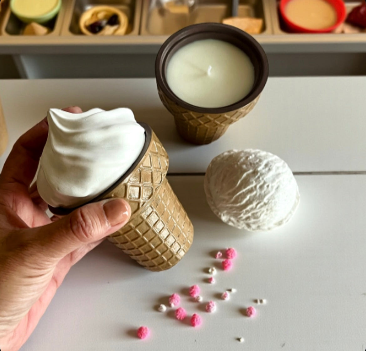 Scoops of joy (2 candles)