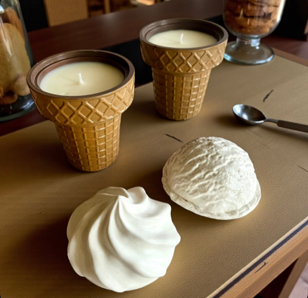 Scoops of joy (2 candles)