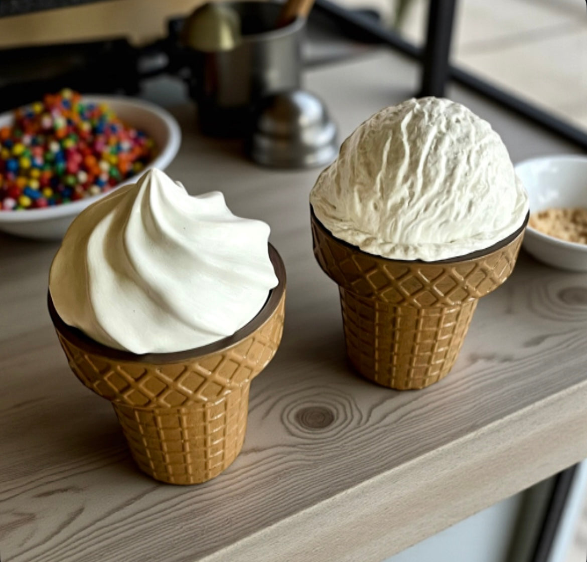 Scoops of joy (2 candles)