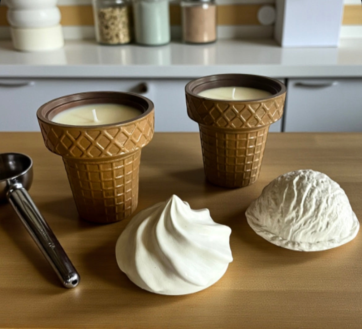 Scoops of joy (2 candles)