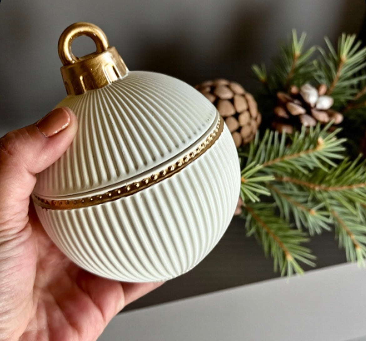 Christmas ornament with lid (price per candle)