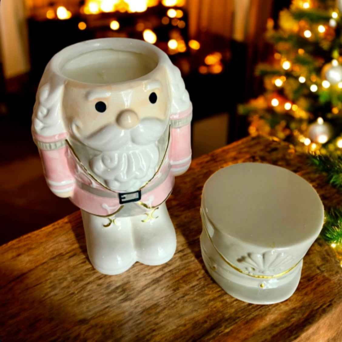 XXL Nutcracker with lid