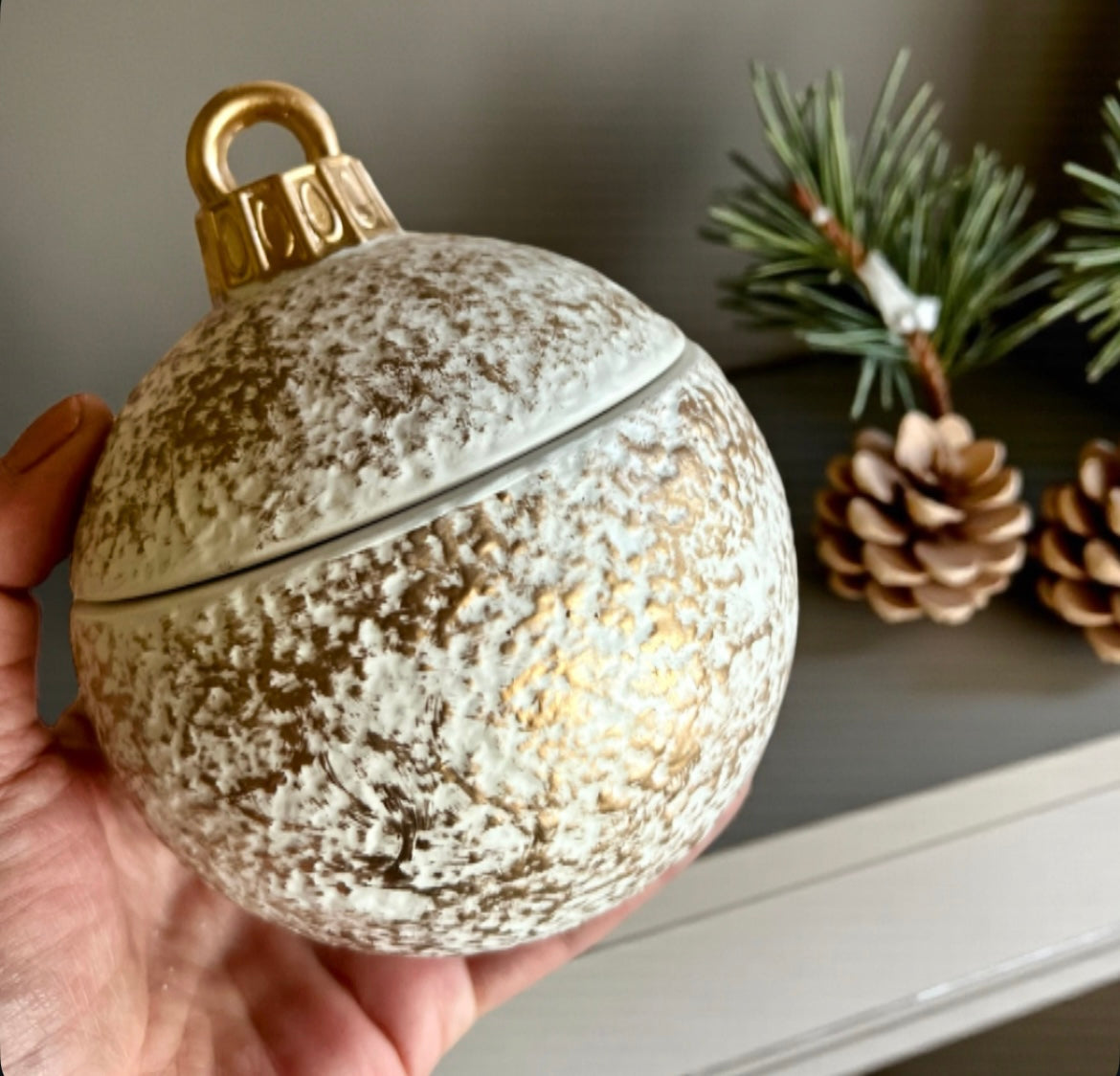 Christmas ornament with lid (price per candle)
