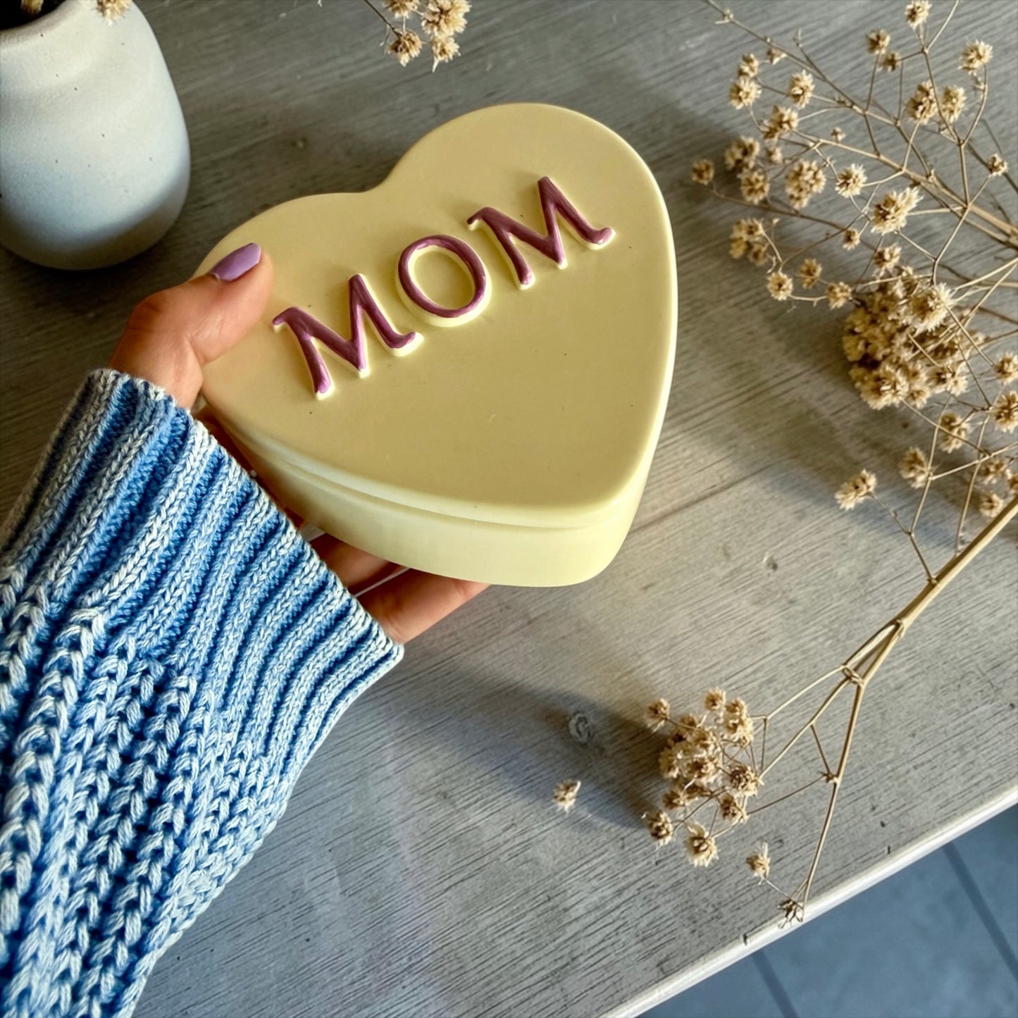 Mom heart with lid