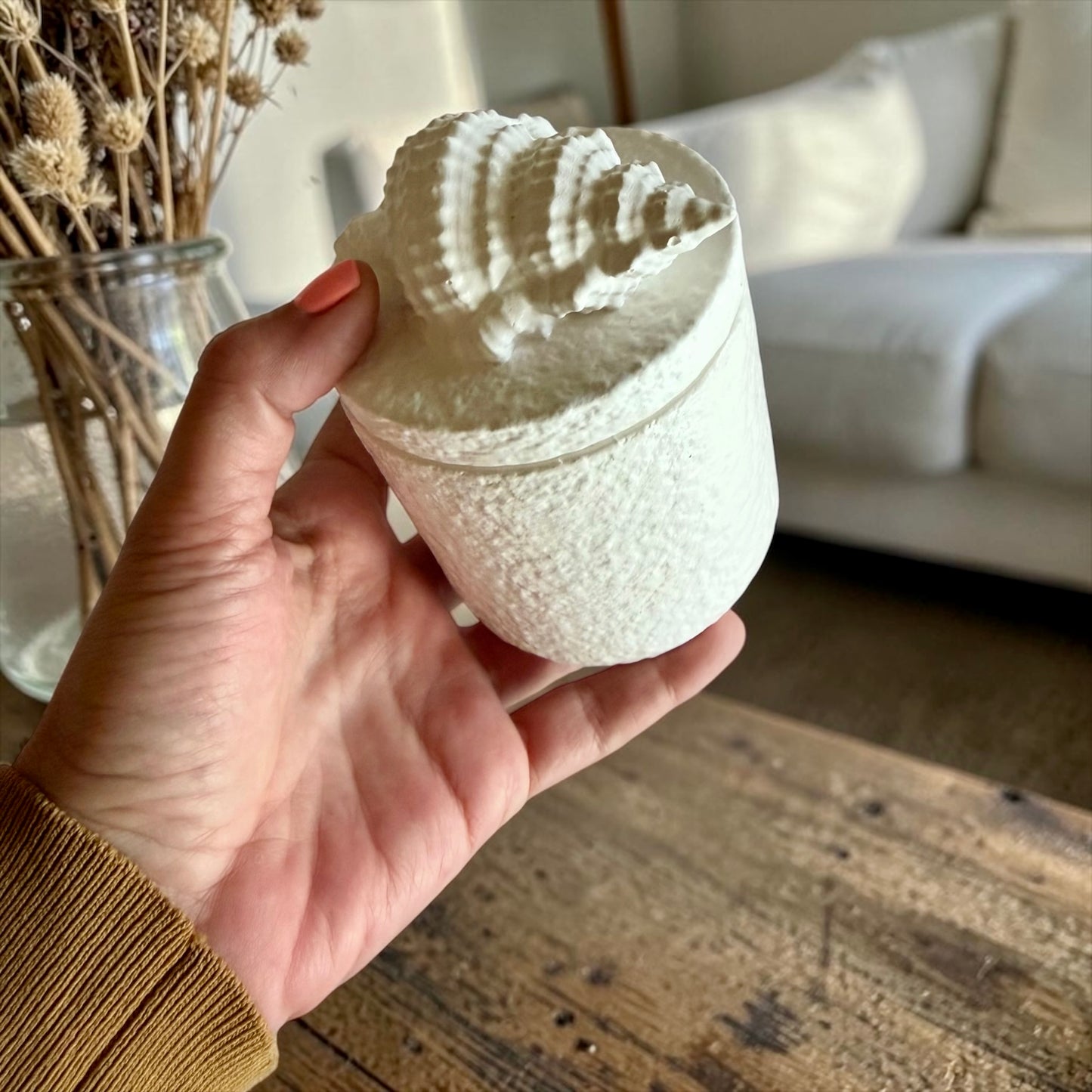 Beach candle with lid