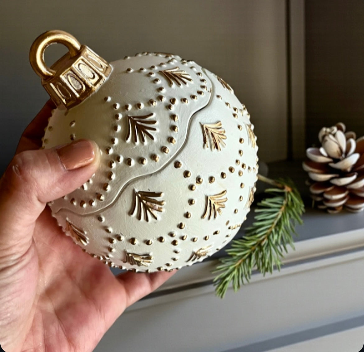 Christmas ornament with lid (price per candle)