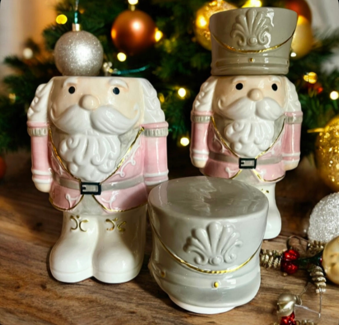 XXL Nutcracker with lid