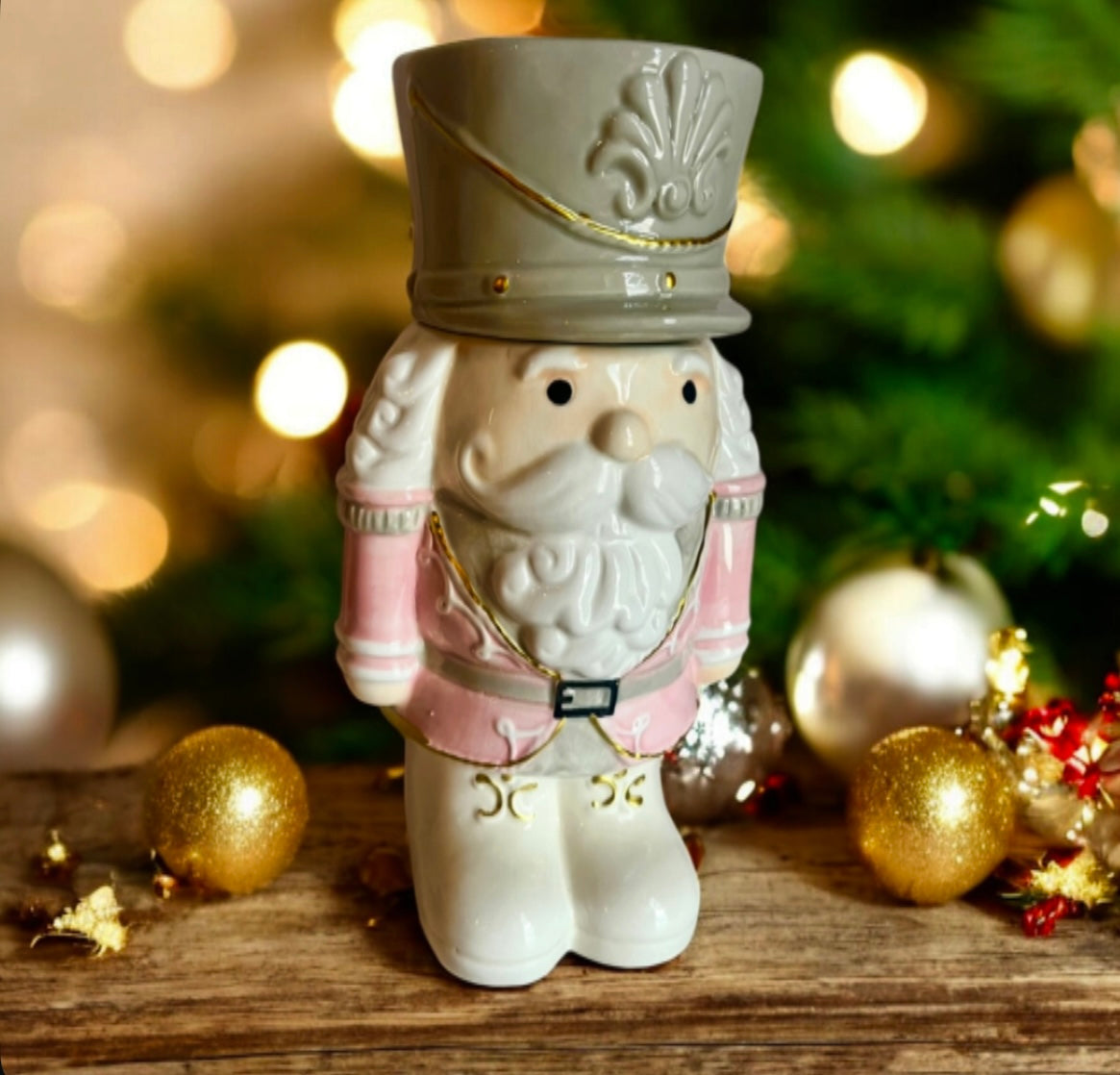 XXL Nutcracker with lid