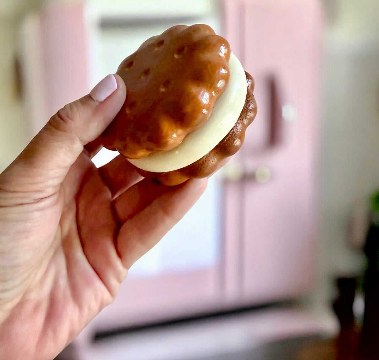 Cookie with cream magnet