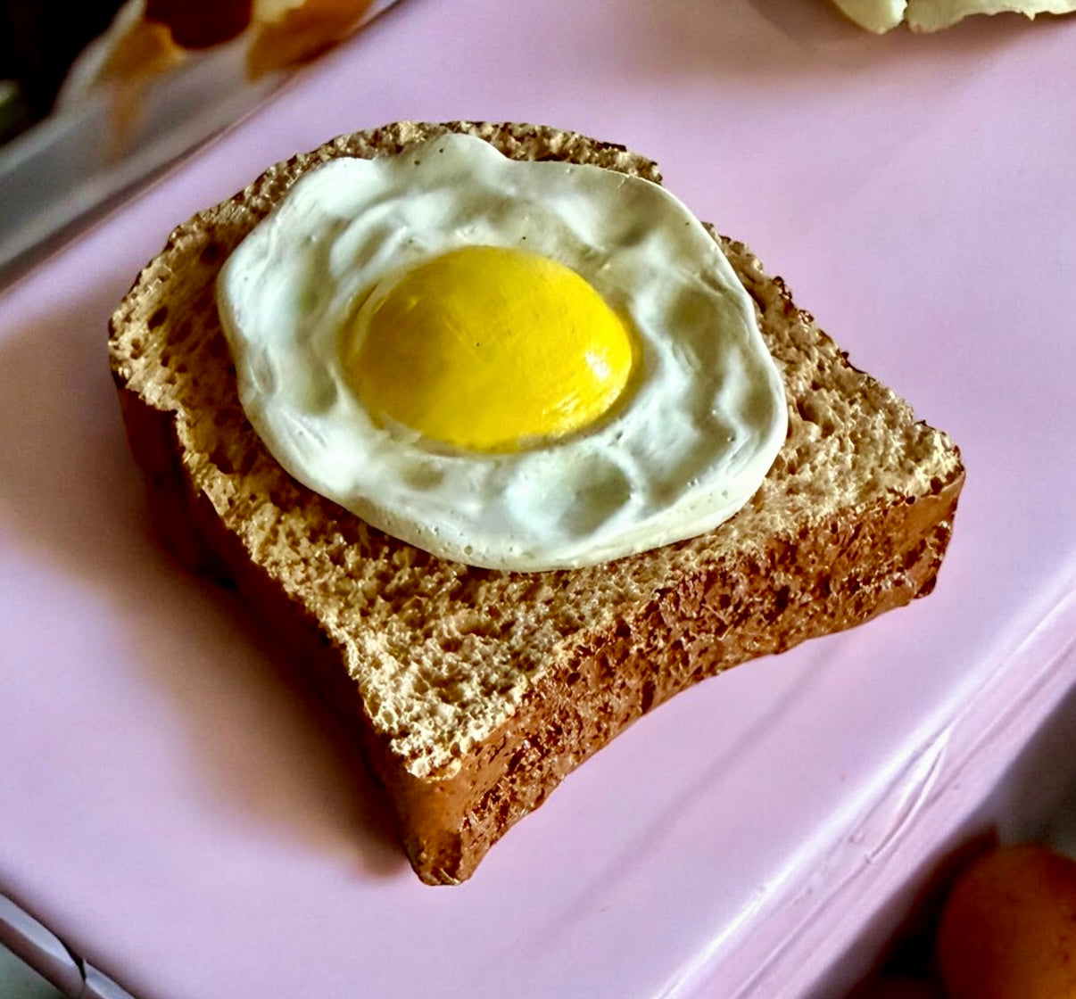 Toast with egg magnet