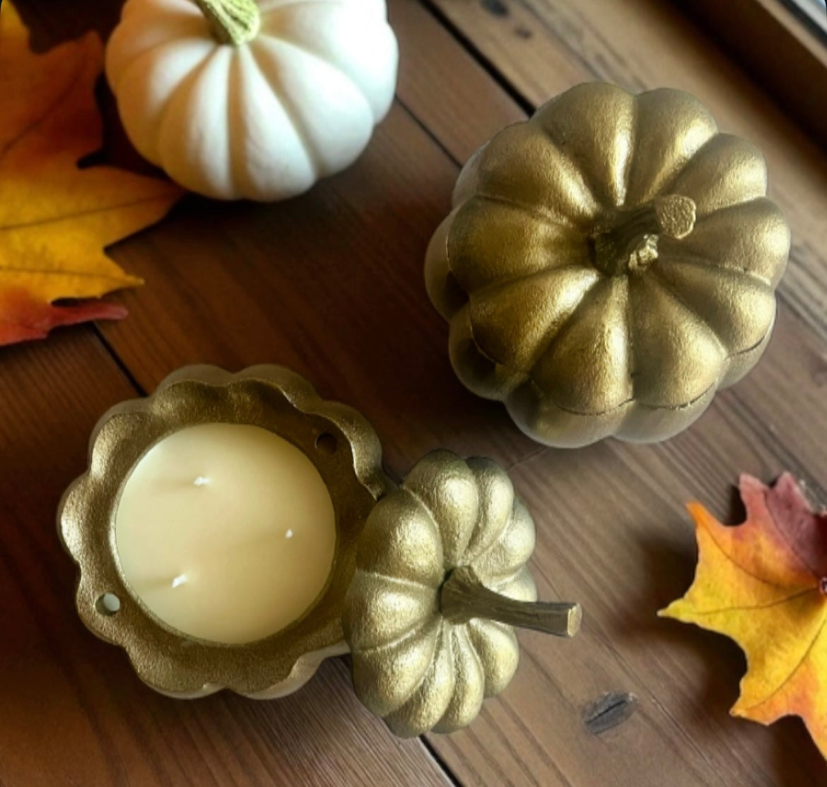 Cast metal pumpkin with lid