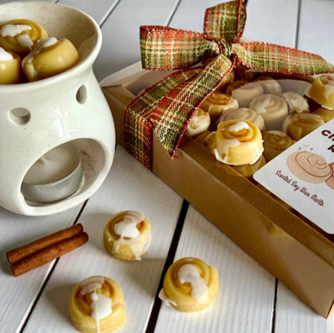 Cinnamon rolls wax melts