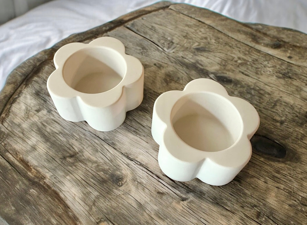 Spring candle holder set