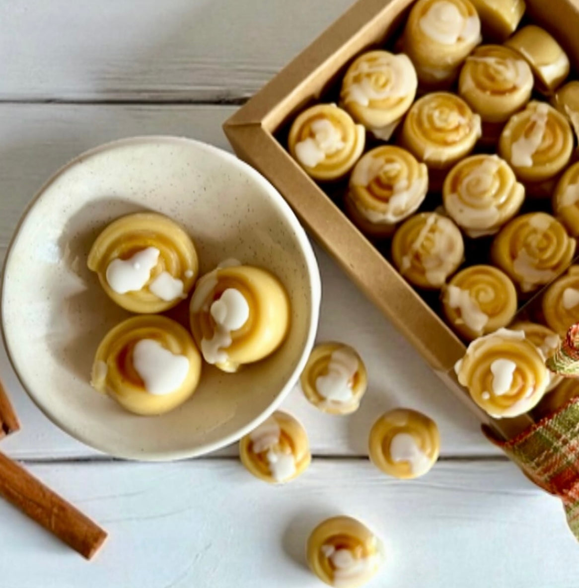 Cinnamon rolls wax melts