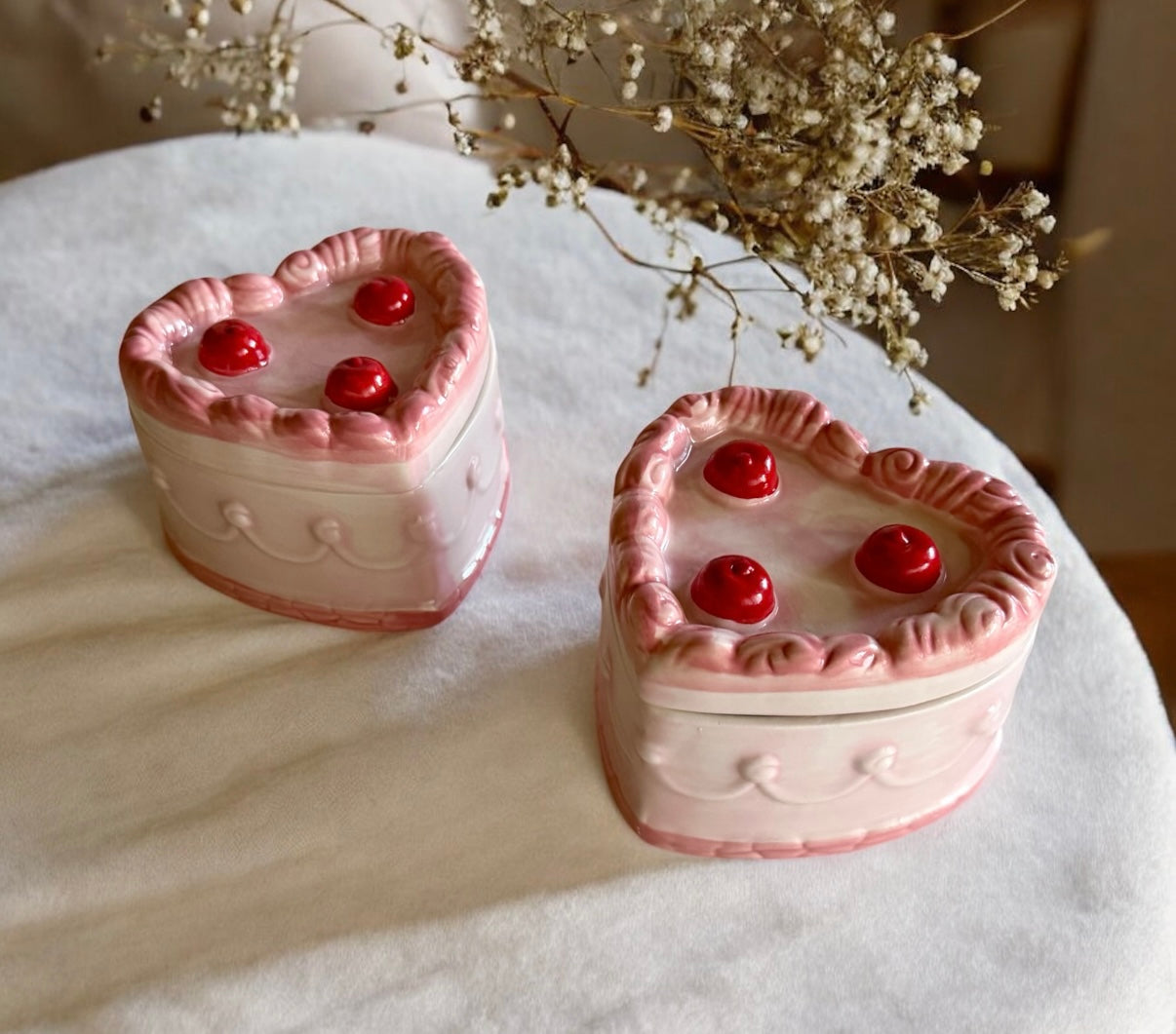 Heart cake with lid