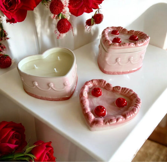 Heart cake with lid