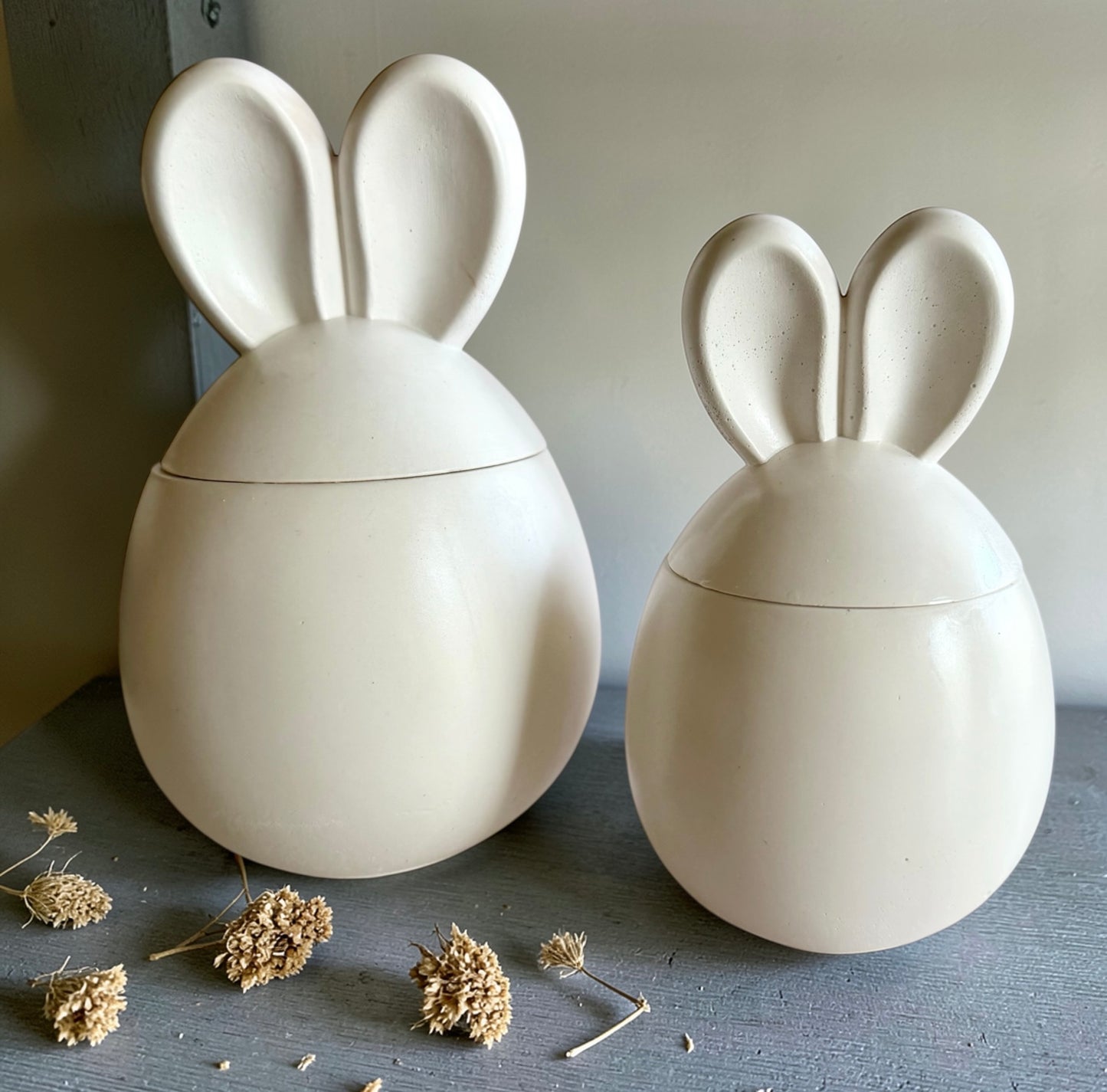 Easter bunny with lid in handmade large (7 Oz.)