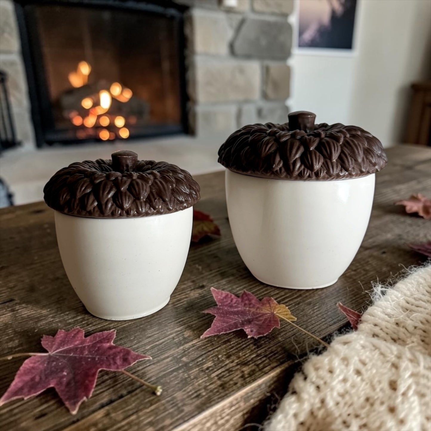 Handmade Acorn with lid (small)