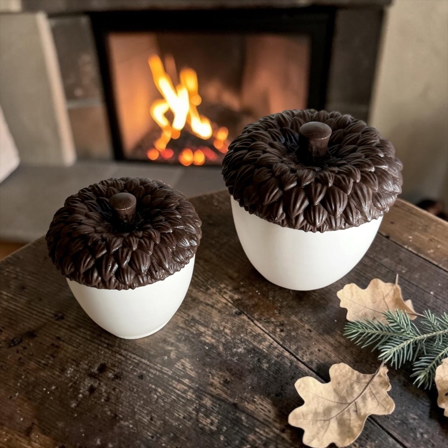 Handmade Acorn with lid (small)
