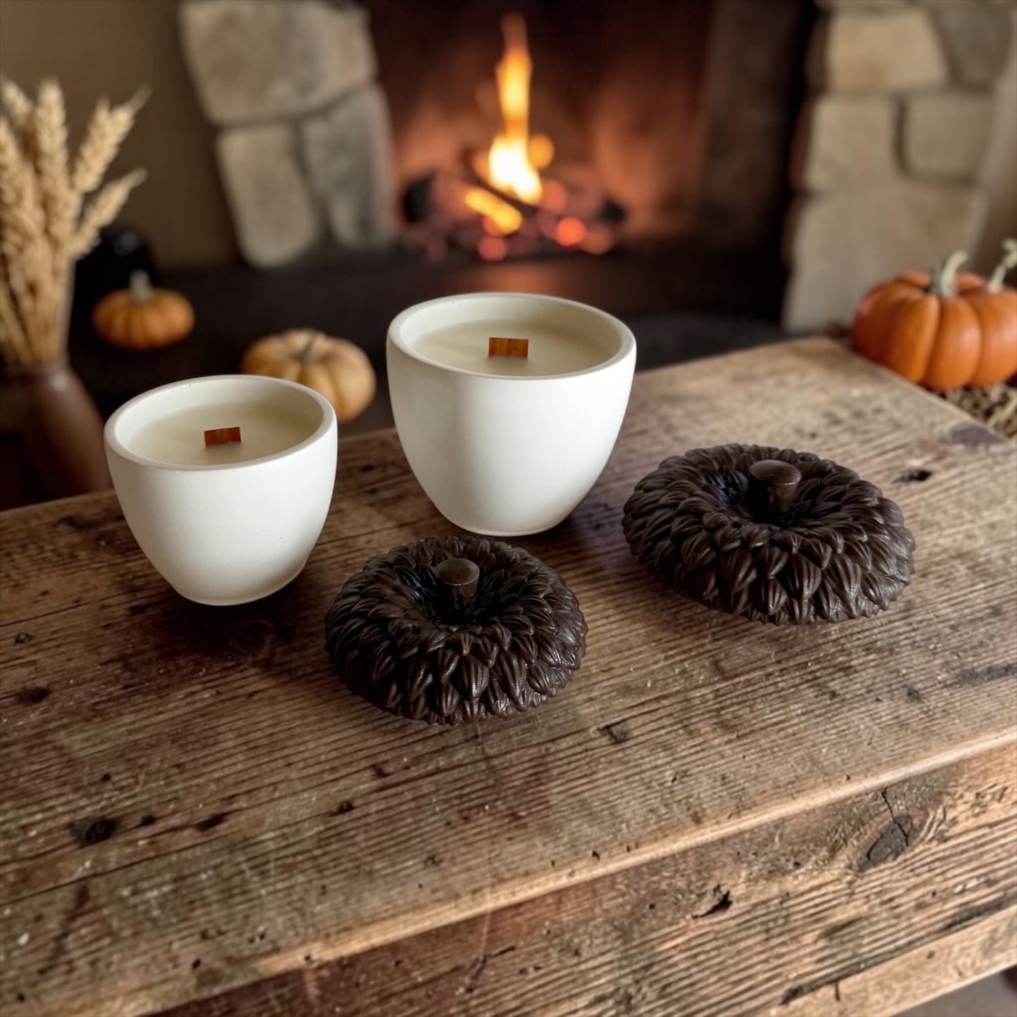 Handmade Acorn with lid (small)