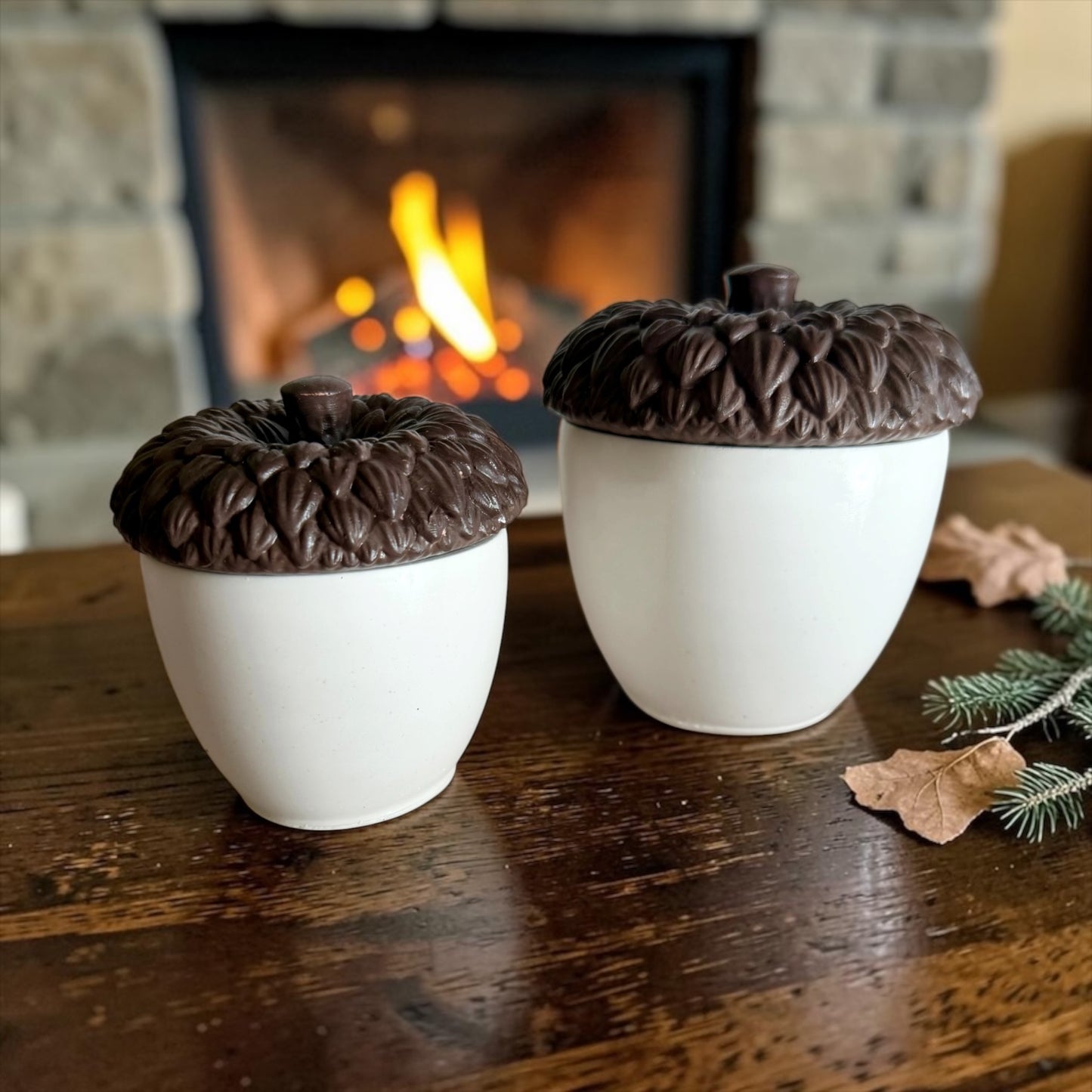 Handmade Acorn with lid (small)