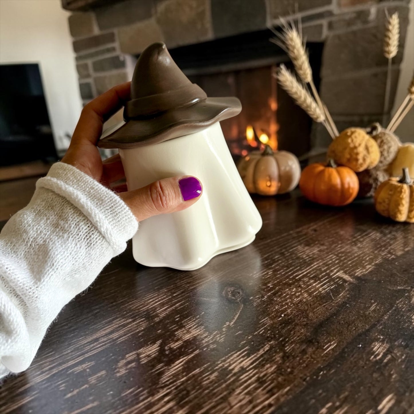 Cute witch with lid (small)