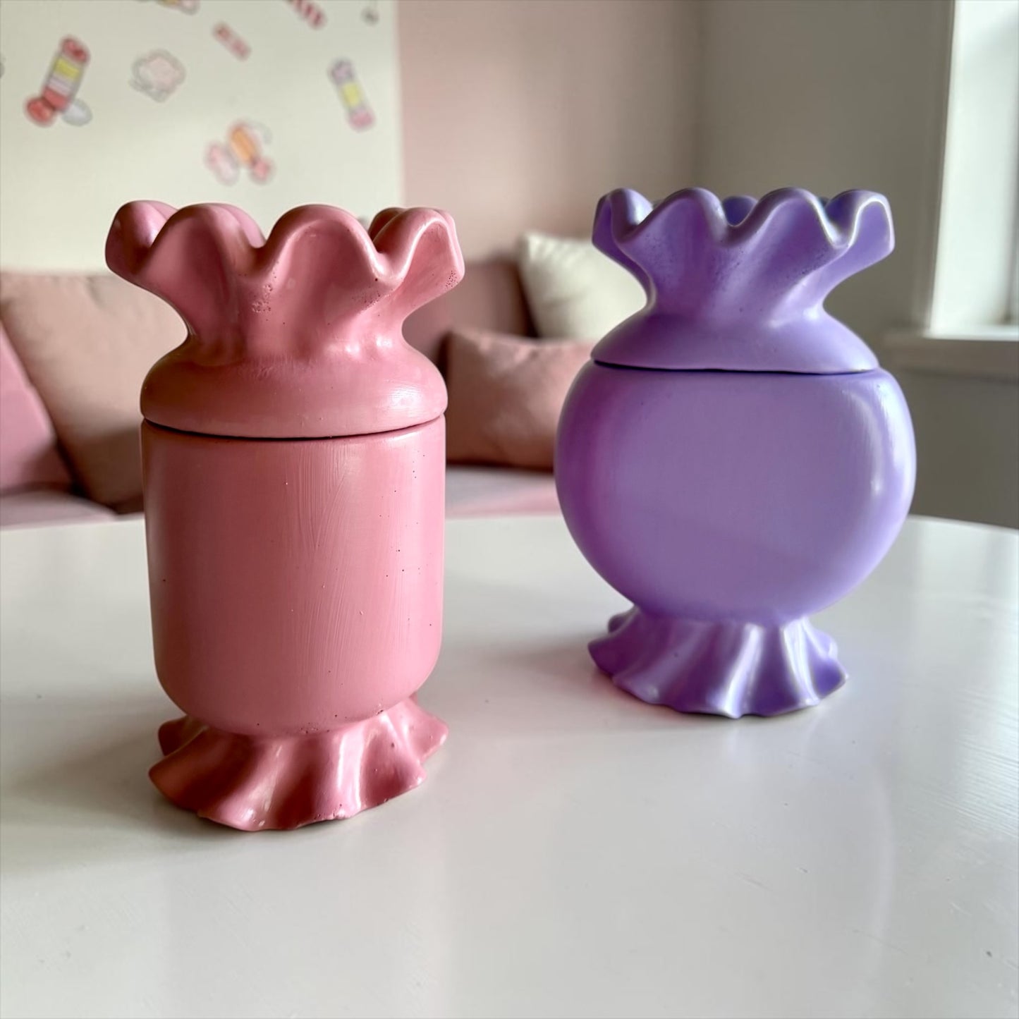 Candy candle with lid