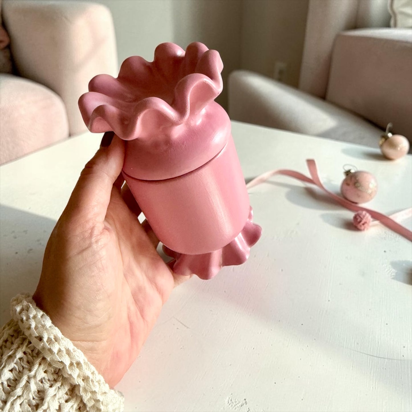 Candy candle with lid