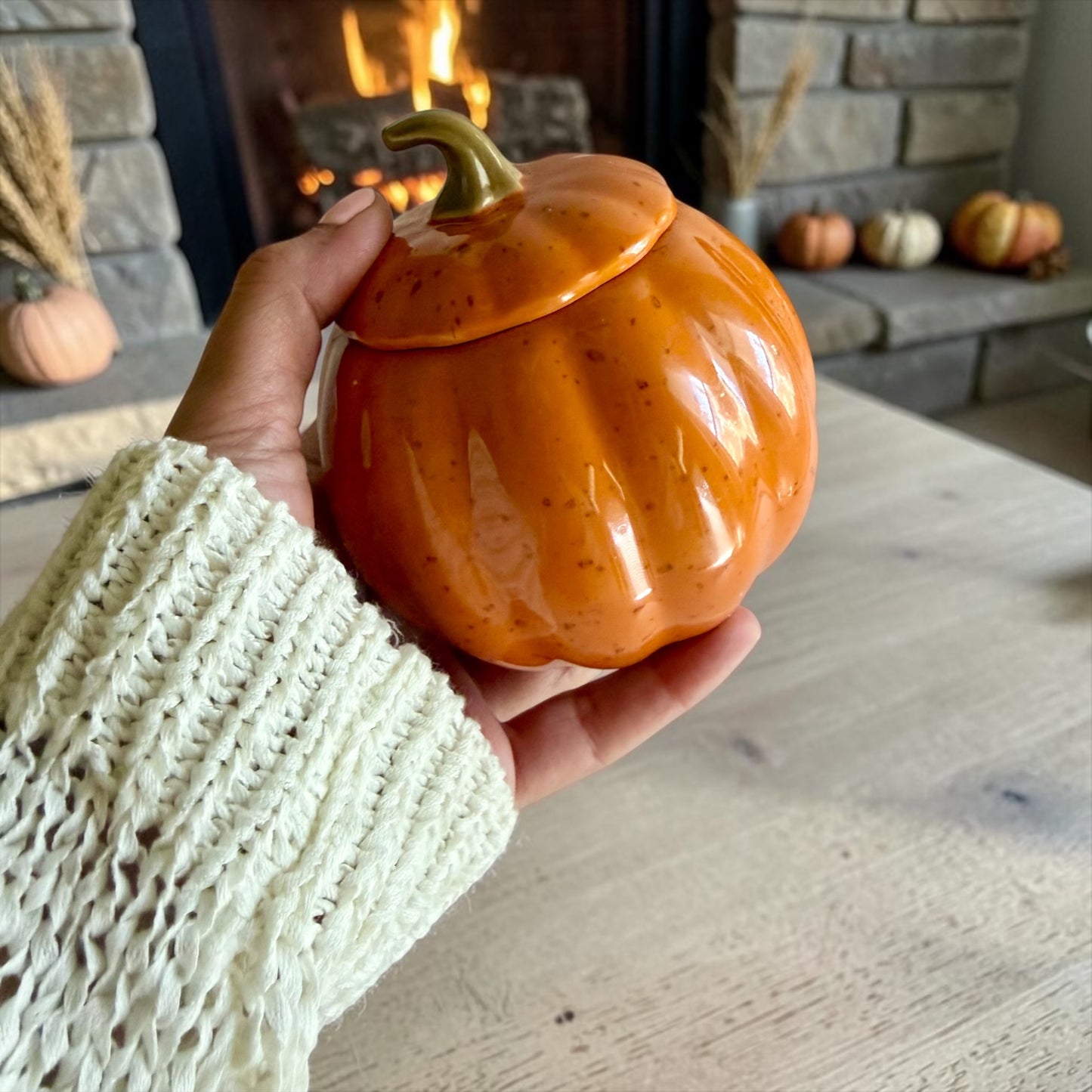 Round pumpkin with lid