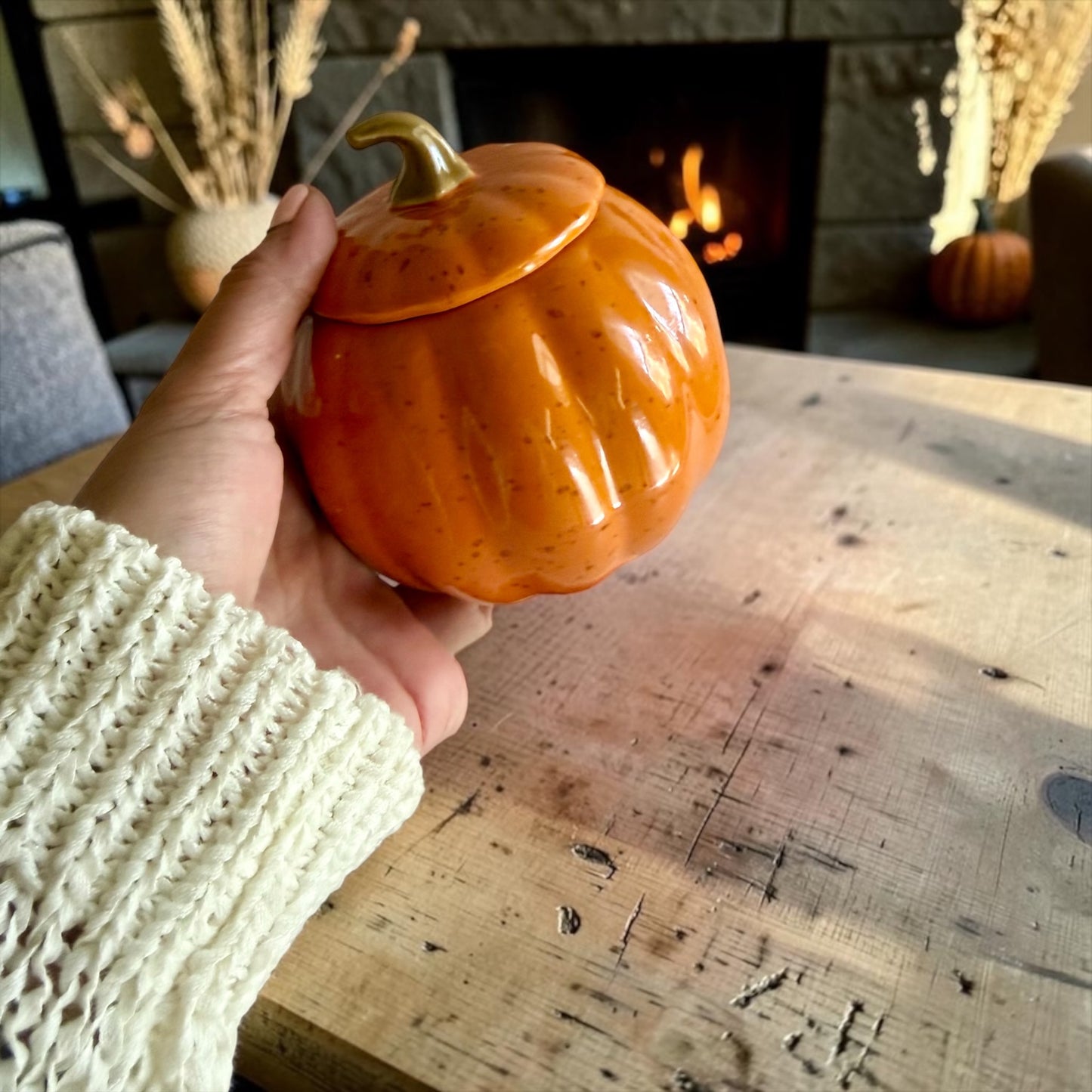 Round pumpkin with lid