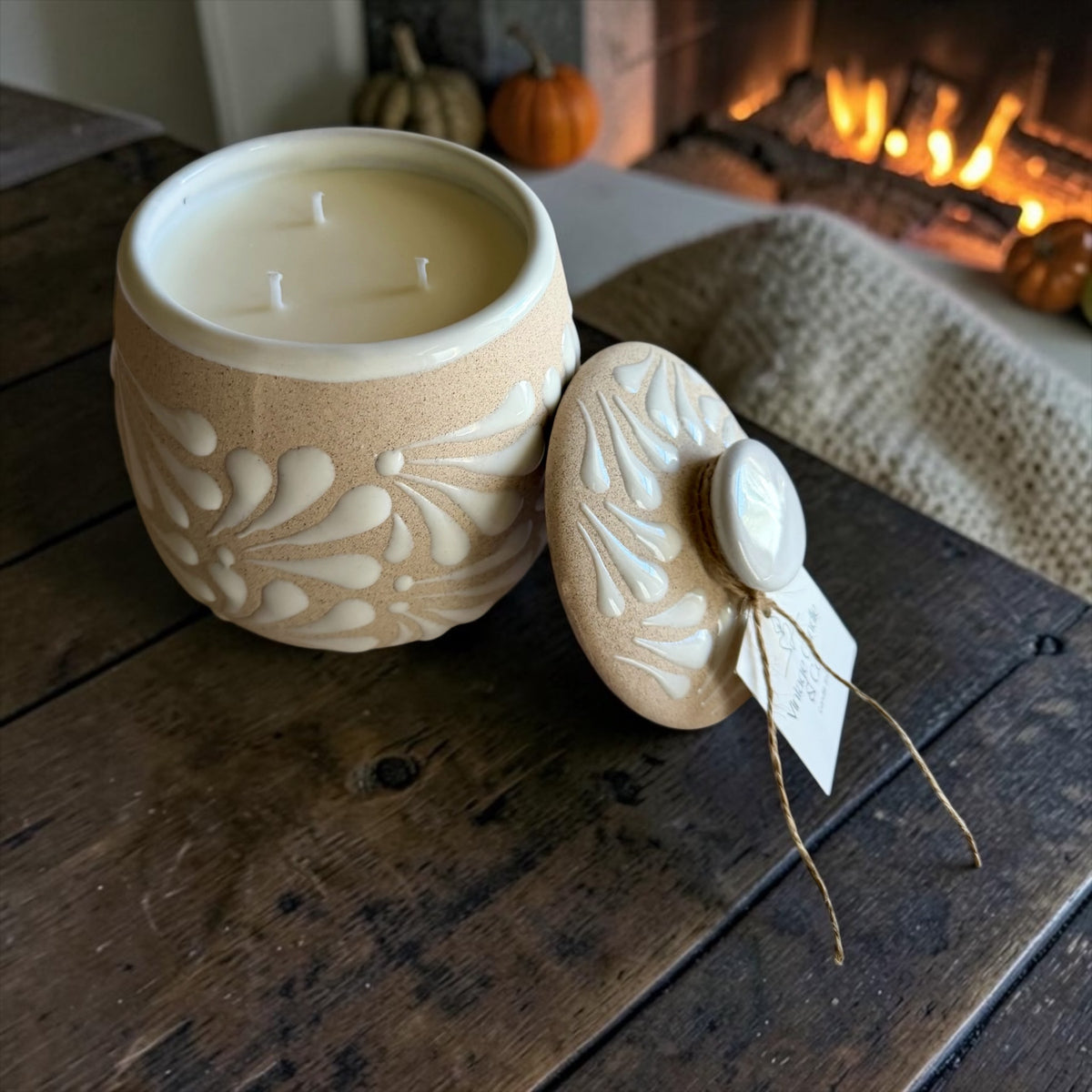 Fall vibes candle with lid