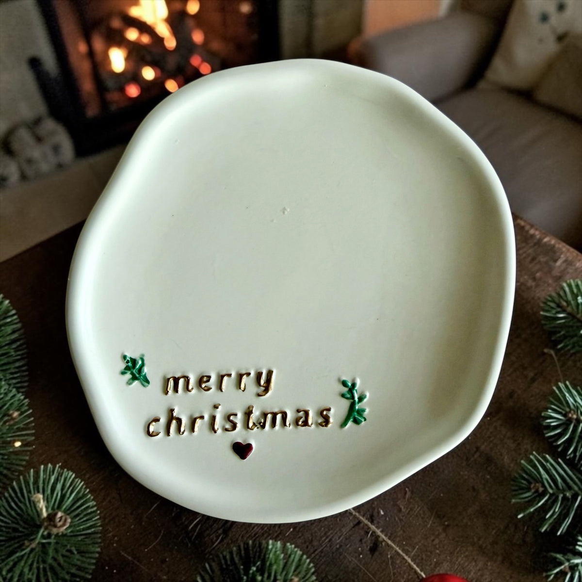 Set of 4 small Christmas plates