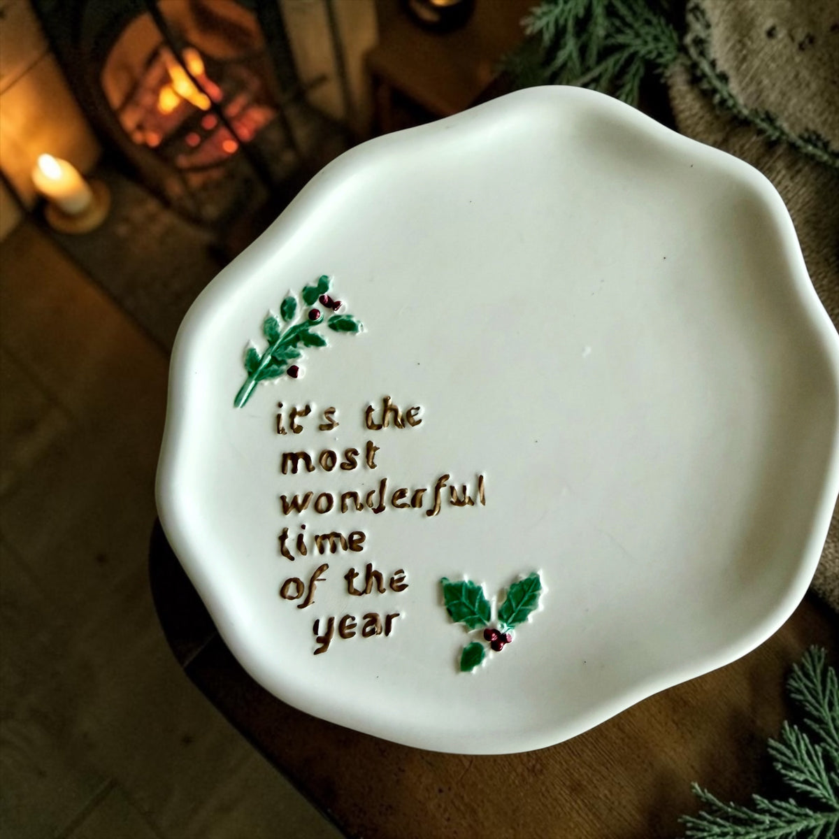 Set of 4 small Christmas plates