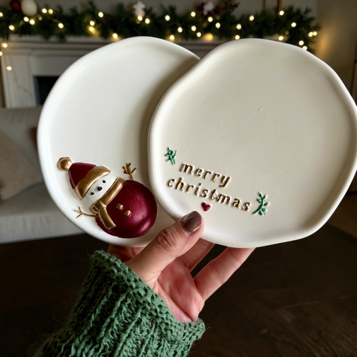 Set of 4 small Christmas plates
