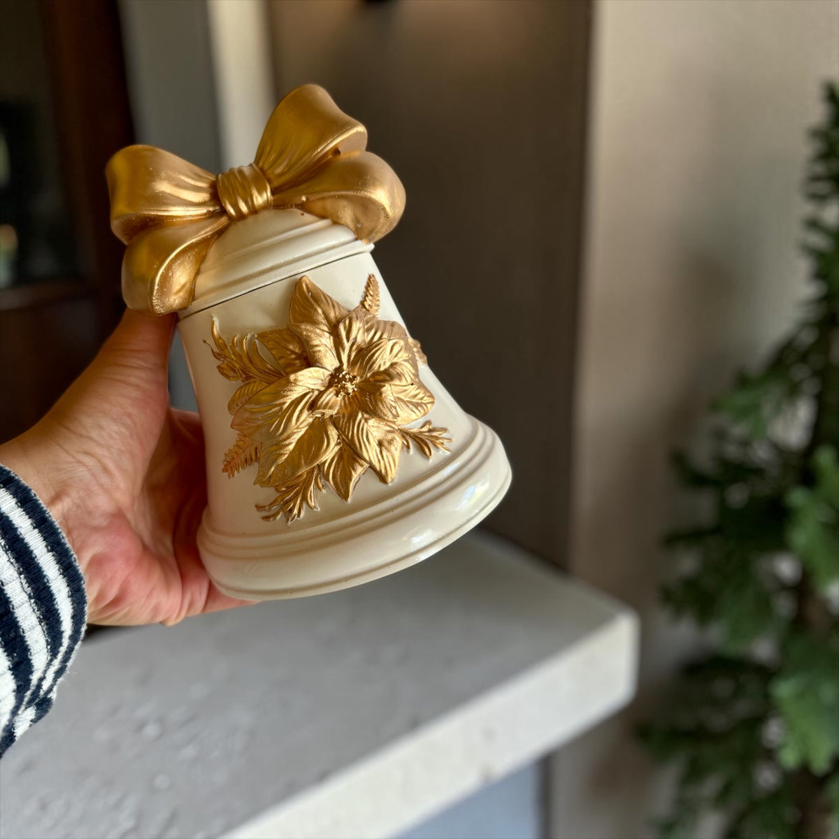 Christmas Bell Candle with Lid, Golden Details: Handmade