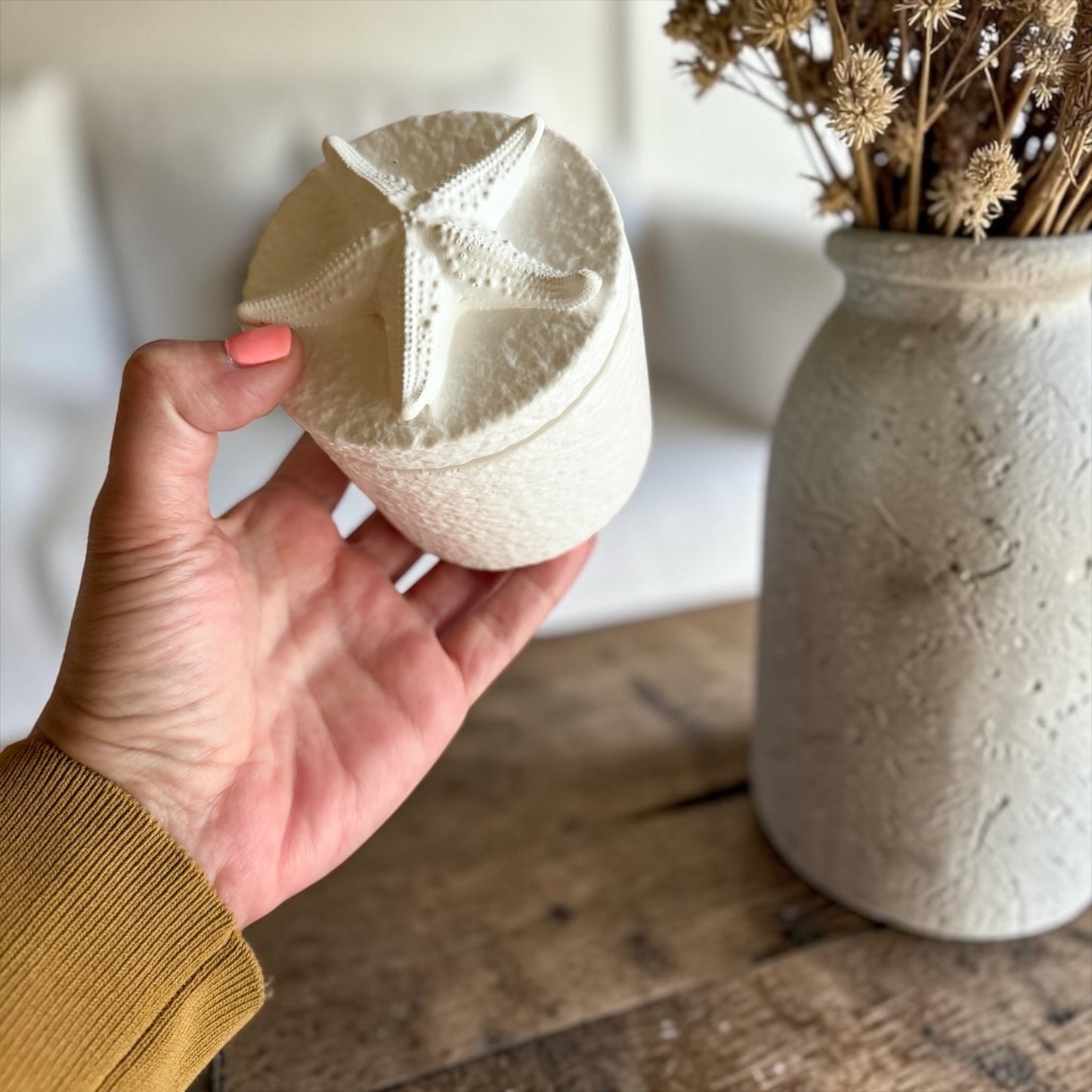 Beach candle with lid